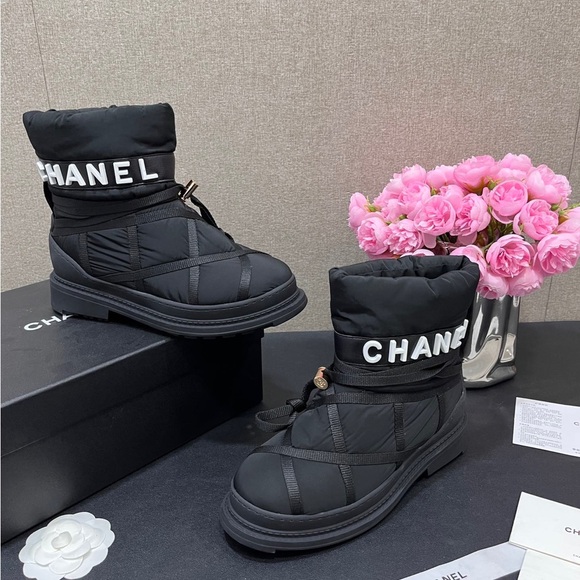 CHANEL Women's Black Quilted Winter Boots - Picture 7 of 10